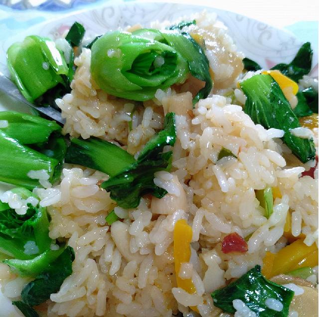 2种饭可能会“偷”走娃的身高，别再给娃吃了，医生：饮食要营养