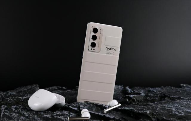 从OPPO手机再用到vivo，机主憋了一肚子话想吐槽，体验差距很明显