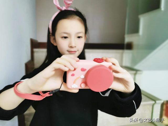 小糖智能玩具相机，用相机记录童年妙思