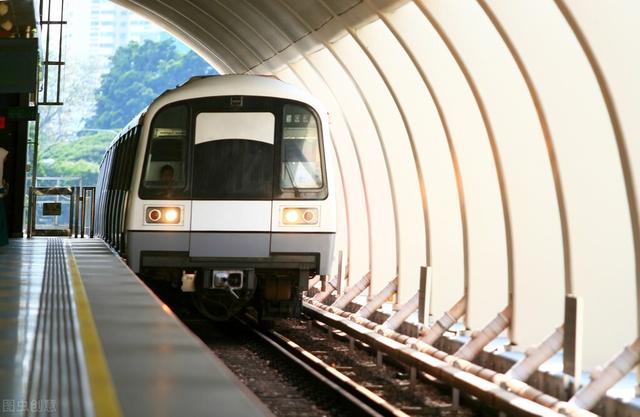 馬來與泰國邊境小鎮，中國遊客紮堆，因中國造米軌動車走紅