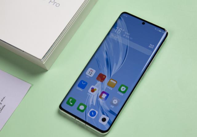 年底换机首选，这5款旗舰机价格下降，价格真香，行内人经常推荐