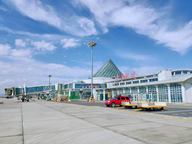 克拉玛依机场大巴图片