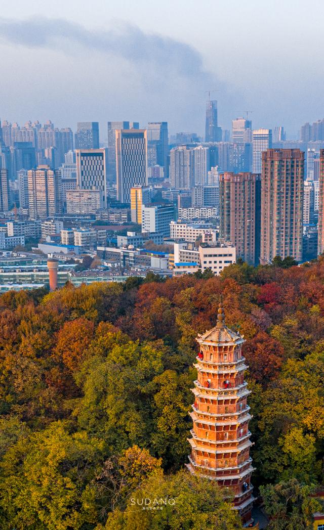 武漢寶通禅寺：在千年皇家寺院賞秋，是什麽感覺？