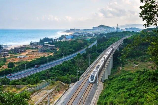 全球唯一的環島高鐵：環島海南全程風景如畫，堪稱是旅行必備線路