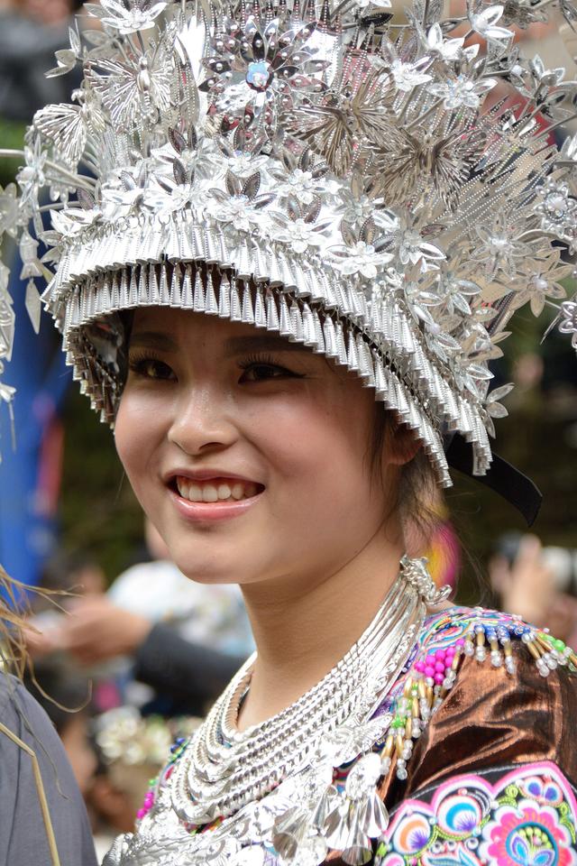 到桂北之北，至苗山融水，看苗女風情，品神秘的鴨變文化