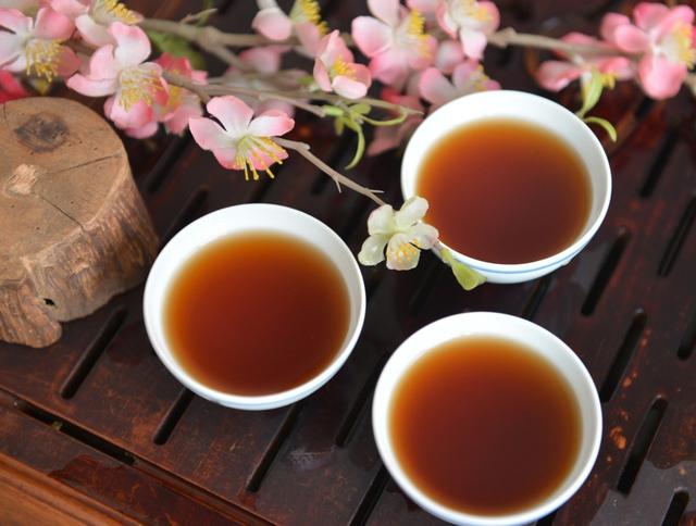 家里放了7、8年的普洱茶、红茶、白茶、乌龙茶，还能不能泡来喝？