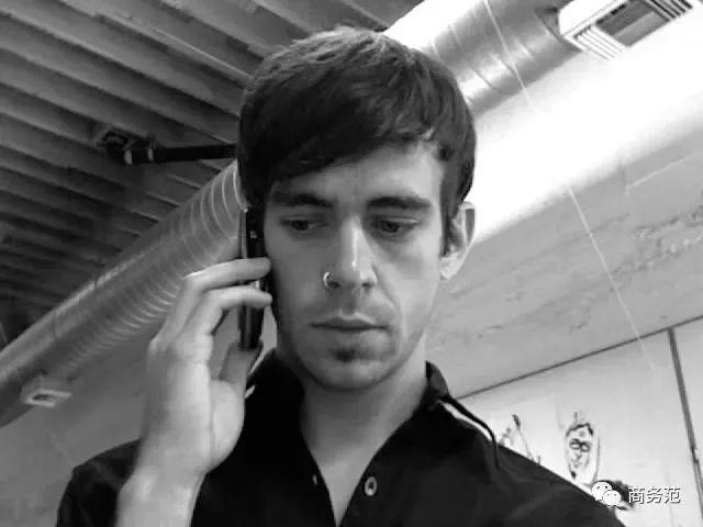 45岁“硅谷第一单身汉”辞任CEO：精英鲜肉为啥变中年“糙汉”？