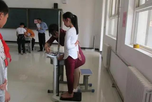 早上量身高1米8，下午量却1米78，身高还会倒着长吗？