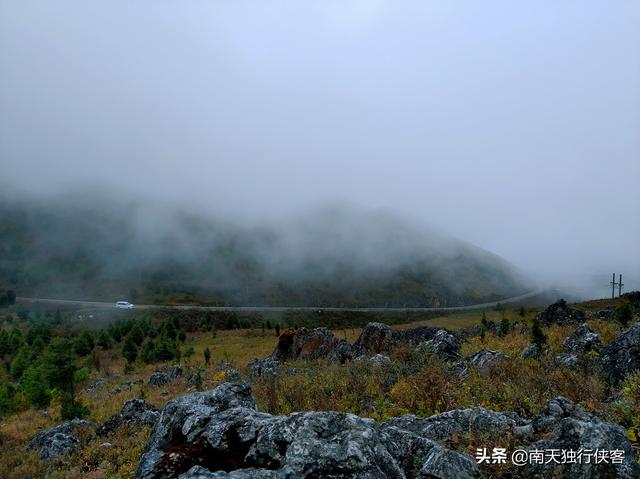 攀登昆明的昆侖山-梁王山，可遠觀滇池、撫仙湖、陽宗海、星雲湖