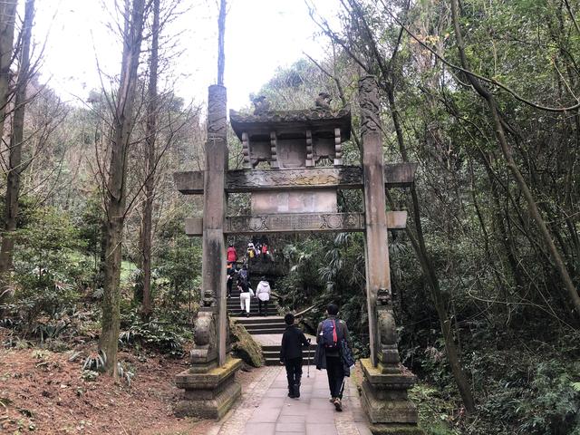 一不小心又成了夜遊~周末街子古鎮康道徒步到光嚴禅院~腳都走麻了
