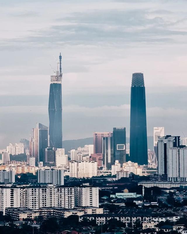 吉隆坡PNB118大廈——憑借160米高的桅杆，刷新世界第二高樓高度