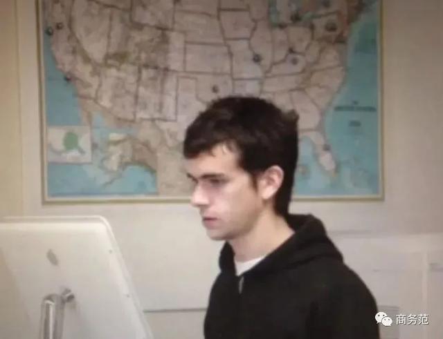 45岁“硅谷第一单身汉”辞任CEO：精英鲜肉为啥变中年“糙汉”？