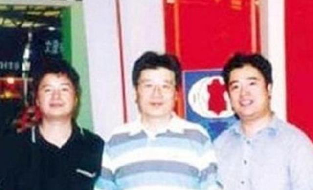 王敏：温州“皮革大王”，为夺亿万资产，家人联手送他进精神病院