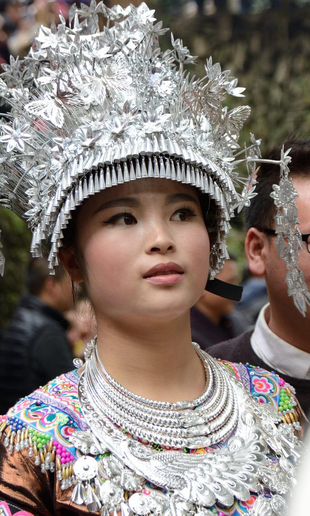 到桂北之北，至苗山融水，看苗女風情，品神秘的鴨變文化