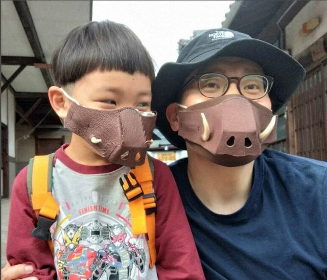 日本出售配有“獠牙”野猪形状口罩