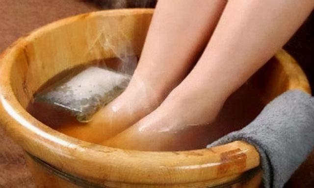 这两个部位最容易被寒邪入侵，不能受凉，是女人的生命之源