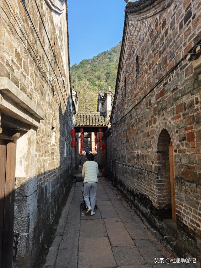 漢EV自駕廣西，爬山涉水到桂北地區，帶著家人遊覽秦家大院