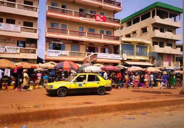 我国从哪些国家进口原油？主要从哪些国家进口铁矿石、铝土矿？