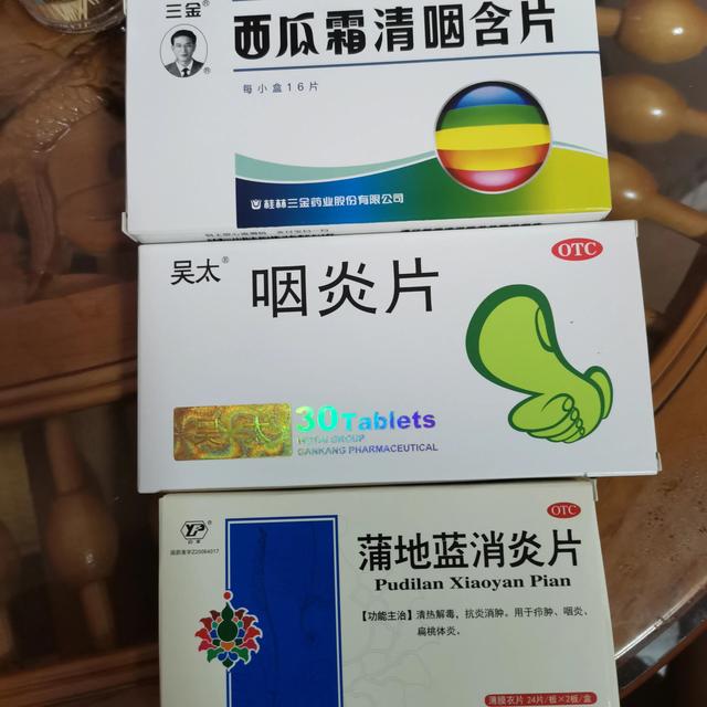 天气冷了，感冒又来了，去药店买药，医生推荐的药多，要不要买呢
