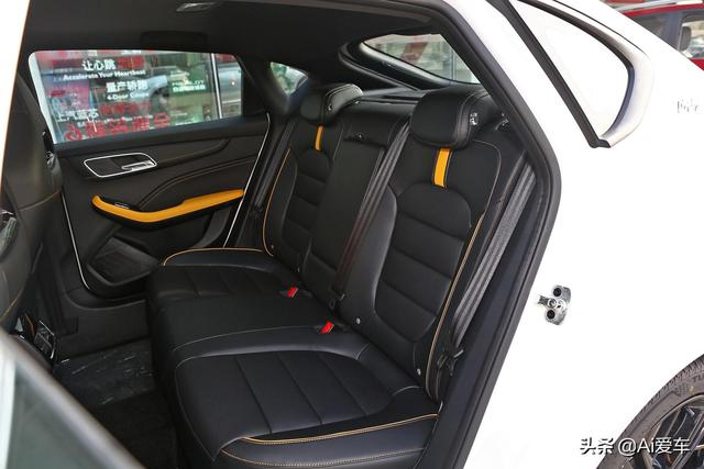 1.1L油耗，低价大空间大马力家用车，AMT变速箱，带你看名爵6 PHEV