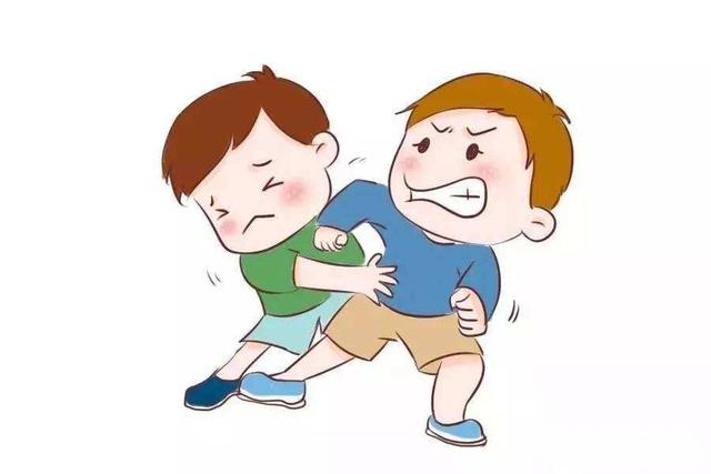 被揍5年的儿子学会了还手，只因为妈妈一个鼓励性的暗示眼神