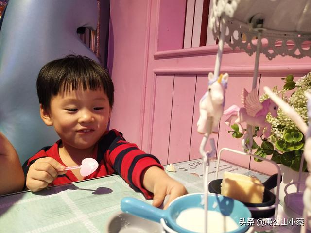 今天宝宝你三周岁了，从2斤到32斤，你就是我们最大的幸福