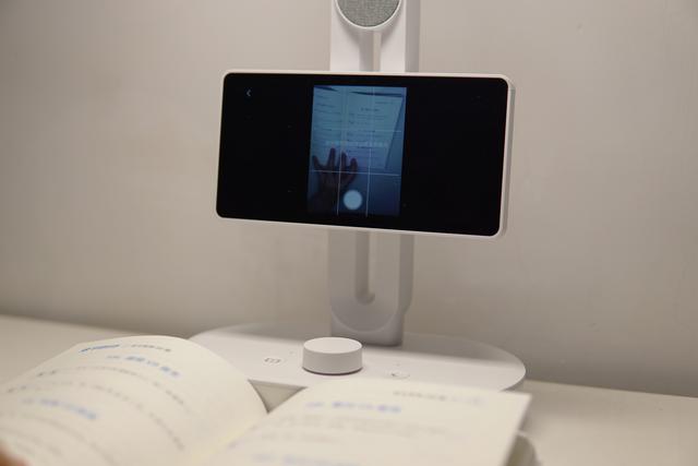 赶紧放弃普通护眼灯！保护视力帮助学习，碳氧护眼学习灯才是首选