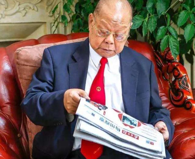 “金利来”创始人曾宪梓：85岁在家乡病逝，25亿财产全部捐给国家