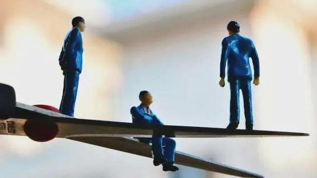 薪资倒挂现象越来越普遍，给新人更多钱，逼走老员工，这是要干啥