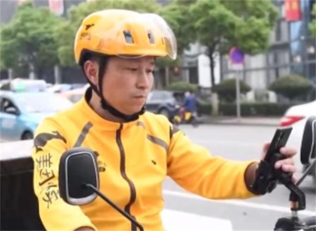 姚志刚：辞去银行行长自主创业，亏损230万后却因送外卖走红