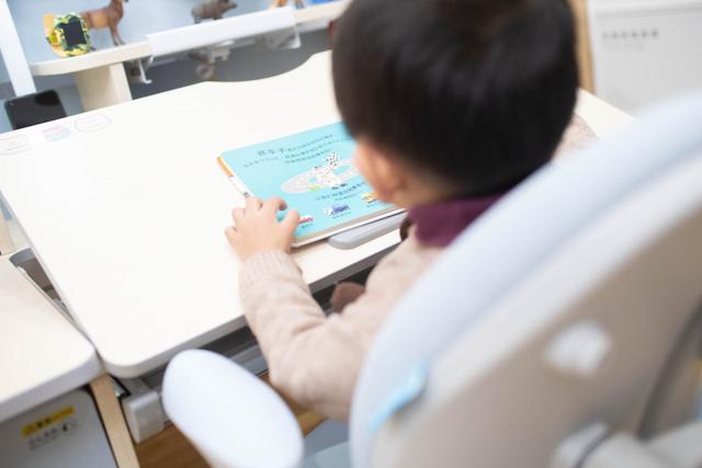 健康与舒适陪伴宝宝一起成长，科贝森儿童学习桌椅套装使用体验