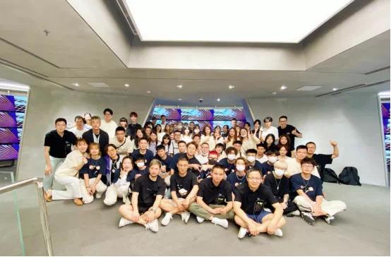 26岁山东小伙，北大本科，清华硕士，休学卖衣服，年销售额破亿