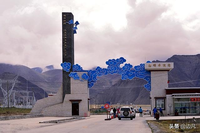 走號稱世界上海拔最高的公路219國道，前往珠峰途中