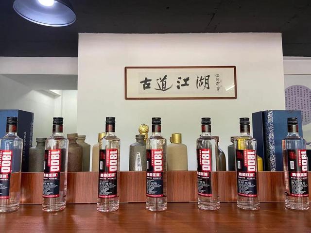 去四川旅行，當地人強推的4款地道酒，沒五糧液，行家往回帶