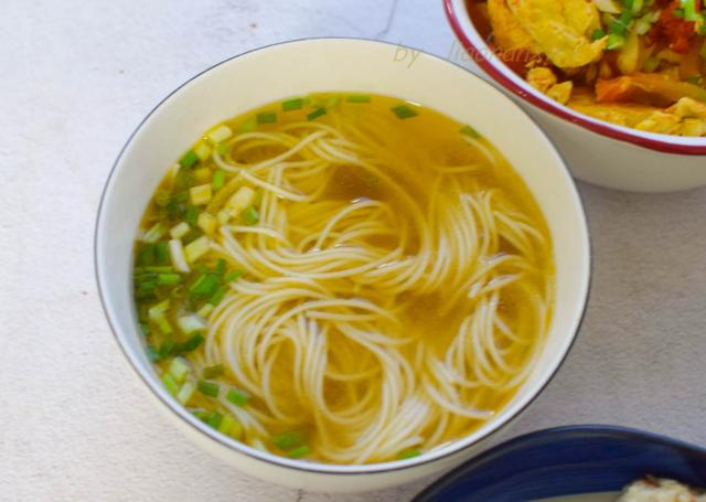 你还在买外面的浓汤宝吗？吃着不放心为什么不自己做呢？