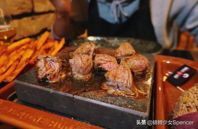 我在布達佩斯，收集了很多秋天送給你