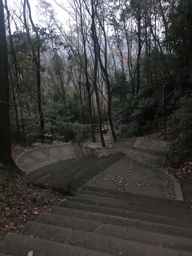 一不小心又成了夜遊~周末街子古鎮康道徒步到光嚴禅院~腳都走麻了