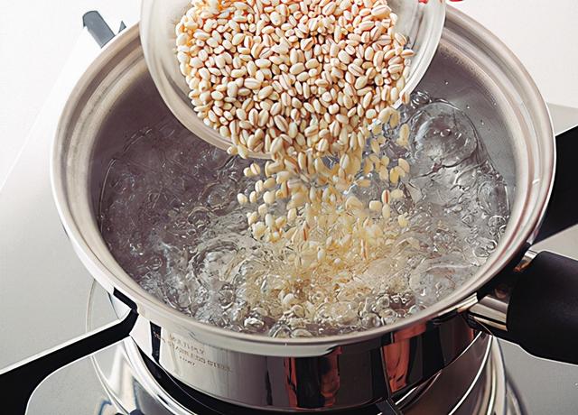 大麦的营养价值：抑制餐后高血糖、减少内脏脂肪