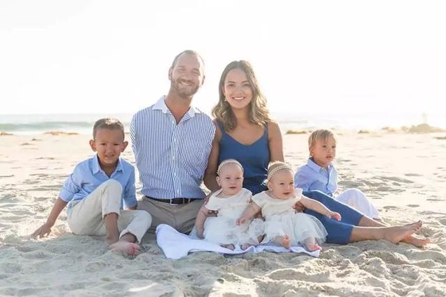 生来无四肢，母亲四个月不敢抱，40年后小男孩活成了什么样