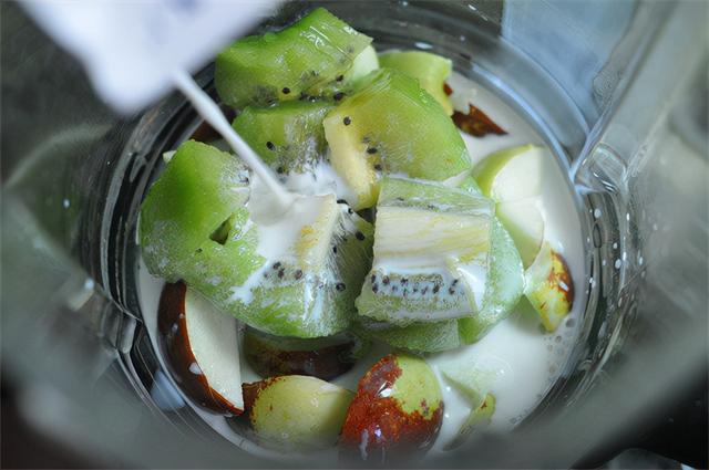 冬天寒冷，这早餐我常给孩子做，清爽多汁补足维C，滋润不上火