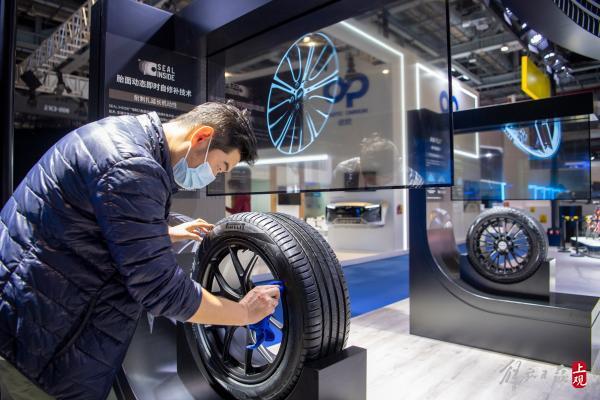 进博会汽车馆亮点抢先看：自动驾驶卡车和多功能救援车，全是高科技……