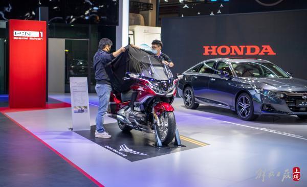 进博会汽车馆亮点抢先看：自动驾驶卡车和多功能救援车，全是高科技……