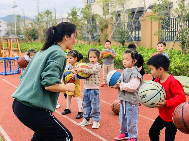 东阳市南马中心幼儿园：家长进课堂，快乐齐分享