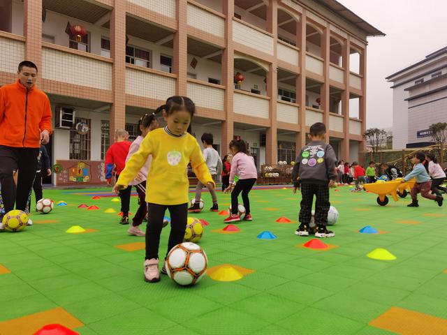 高升幼儿园 特色足球进校园