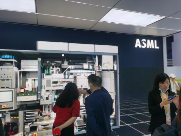 美国荷兰日本，进博会“芯片天团”让人不明觉厉，25年行家却看出其中门道