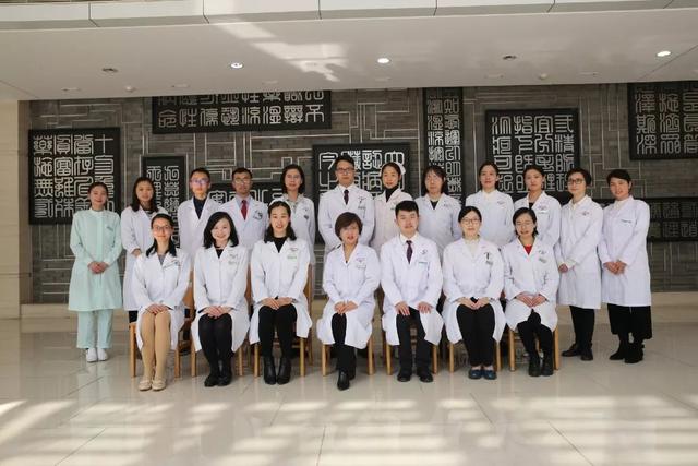 读心医话 | 医生，喝酒助眠靠谱吗？