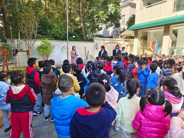 翠四幼：真爱生命 远离火灾——翠苑第五幼儿园消防安全演习