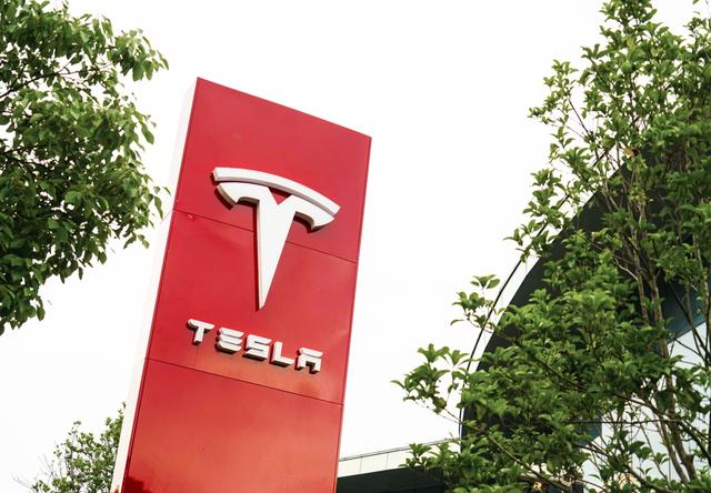 特斯拉部分新车无USB接口 回应：受缺芯影响 后续补装时间不能100%承诺