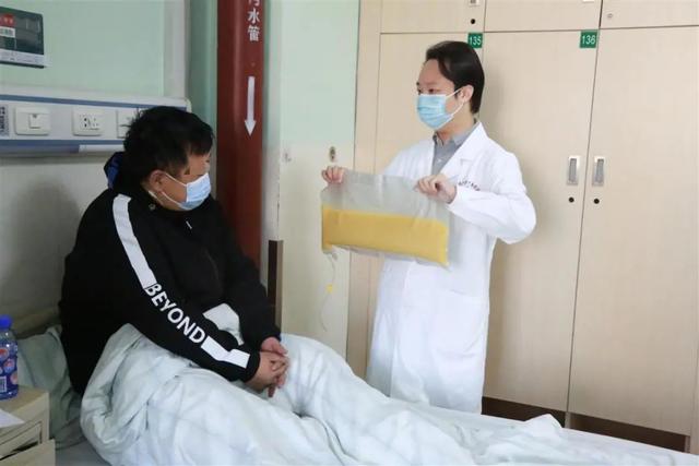 男子体检血中抽出2升油浆，就是因为这些习惯，不少人都有