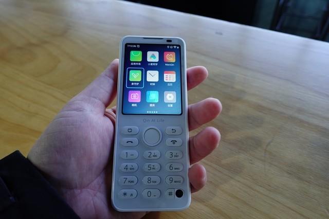 小米旗下多亲F21学生手机评测，569元家长最好的选择